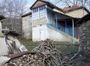 Satılır 4 otaqlı 2400 m2 həyət evi Şamaxı