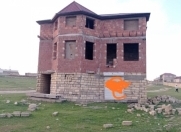 Satılır 4 otaqlı 90 m2 həyət evi Saray