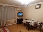 İcarəyə verilir 1 otaqlı 33 m2 köhnə tikili İnşaatçılar m.