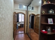 Satılır 4 otaqlı 150 m2 köhnə tikili Sahil m.