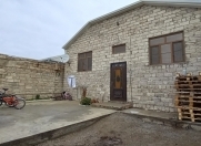 Satılır 4 otaqlı 300 m2 həyət evi Binə