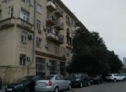 Satılır 2 otaqlı 69 m2 köhnə tikili Nizami m.