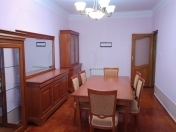 İcarəyə verilir 4 otaqlı 110 m2 köhnə tikili Yeni Yasamal