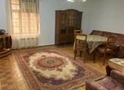 İcarəyə verilir 2 otaqlı 70 m2 köhnə tikili Heydər Əliyev sarayı