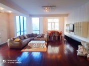 Satılır 3 otaqlı 168 m2 yeni tikili Azərbaycan Dillər Universiteti