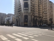 Satılır 3 otaqlı 136 m2 yeni tikili Gənclik m.