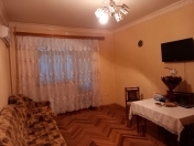 Satılır 3 otaqlı 65 m2 köhnə tikili Qara Qarayev m.