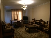 Satılır 4 otaqlı 200 m2 yeni tikili Nizami m.