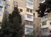 Satılır 4 otaqlı 120 m2 köhnə tikili 8 km