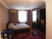 Satılır 1 otaqlı 20 m2 köhnə tikili Elmlər Akademiyası m.