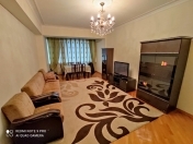 İcarəyə verilir 3 otaqlı 110 m2 yeni tikili Nizami m.