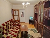 İcarəyə verilir 3 otaqlı 80 m2 köhnə tikili Nizami m.