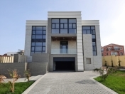 Satılır 5 otaqlı 1000 m2 bağ evi Şüvəlan Park ticarət mərkəzi