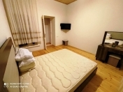 İcarəyə verilir 3 otaqlı 50 m2 köhnə tikili İçəri Şəhər m.