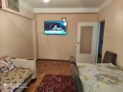 Satılır 3 otaqlı 70 m2 köhnə tikili Qara Qarayev m.