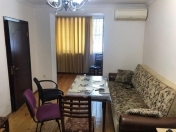 İcarəyə verilir 2 otaqlı 107 m2 köhnə tikili Elmlər Akademiyası m.