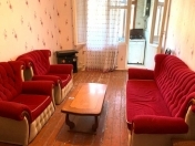 İcarəyə verilir 1 otaqlı 40 m2 köhnə tikili Memar Əcəmi m.