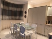 Satılır 4 otaqlı 145 m2 yeni tikili AMAY