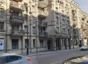 Satılır 4 otaqlı 160 m2 köhnə tikili Sahil m.