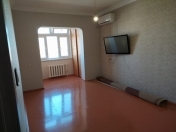 Satılır 3 otaqlı 80 m2 köhnə tikili 6 mkr