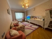 Satılır 3 otaqlı 100 m2 köhnə tikili Hilton otel