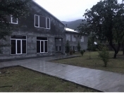 Satılır 9 otaqlı 300 m2 həyət evi Qax