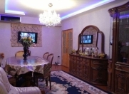 İcarəyə verilir 3 otaqlı 80 m2 köhnə tikili Heydər Əliyev Mərkəzi