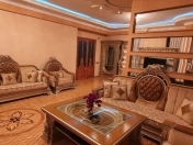 Satılır 3 otaqlı 160 m2 yeni tikili Ağ şəhər