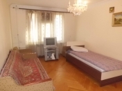 İcarəyə verilir 2 otaqlı 45 m2 köhnə tikili Elmlər Akademiyası m.