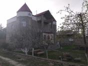 Satılır 8 otaqlı 450 m2 villa Buzovna