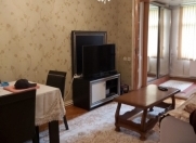 Satılır 3 otaqlı 75 m2 köhnə tikili Qara Qarayev m.