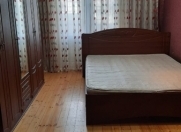 İcarəyə verilir 2 otaqlı 70 m2 köhnə tikili Yeni Yasamal