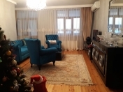 Satılır 4 otaqlı 130 m2 yeni tikili İnşaatçılar m.