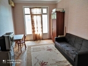 İcarəyə verilir 1 otaqlı 37 m2 köhnə tikili 28 May m.