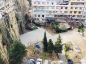 Satılır 4 otaqlı 101 m2 köhnə tikili Xalqlar Dostluğu m.