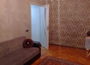 İcarəyə verilir 2 otaqlı 58 m2 köhnə tikili Elmlər Akademiyası m.