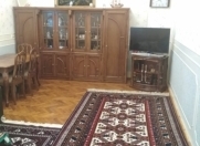 Satılır 3 otaqlı 100 m2 köhnə tikili Axundov bağı