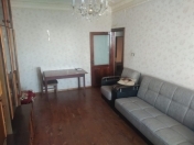 Satılır 2 otaqlı 55 m2 köhnə tikili Qara Qarayev m.