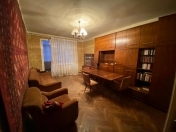 Satılır 3 otaqlı 82 m2 köhnə tikili Qələbə dairəsi