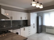 Satılır 2 otaqlı 70 m2 köhnə tikili 9 mkr