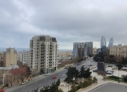 İcarəyə verilir 5 otaqlı 200 m2 köhnə tikili Axundov bağı