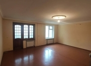 Satılır 4 otaqlı 96 m2 köhnə tikili Qara Qarayev m.