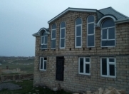 Satılır 3 otaqlı 220 m2 həyət evi Qobu