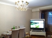 Satılır 4 otaqlı 90 m2 köhnə tikili Xalqlar Dostluğu m.