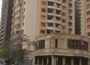 Satılır 4 otaqlı 200 m2 yeni tikili Ağ şəhər