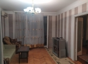 Satılır 4 otaqlı 105 m2 köhnə tikili Həzi Aslanov m.