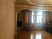 Satılır 4 otaqlı 160 m2 yeni tikili Azadlıq prospekti m.