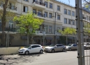 Satılır 3 otaqlı 100 m2 köhnə tikili Sahil m.