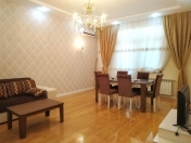 İcarəyə verilir 2 otaqlı 90 m2 yeni tikili 28 May m.