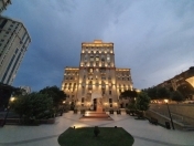 Satılır 2 otaqlı 60 m2 köhnə tikili Hüseyn Cavid parkı